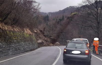 CHIUSURA 325 E PARALISI TRASPORTI, FDI: “FALLIMENTO TOTALE. QUALCUNO DOVREBBE SCUSARSI CON I CITTADINI” CHIUSURA 325 E PARALISI TRASPORTI, FDI: “FALLIMENTO TOTALE. QUALCUNO DOVREBBE SCUSARSI CON I CITTADINI”