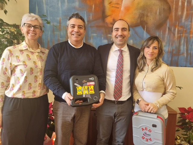 montemurlo. LIONS MONTEMURLO E ASSOCIAZIONE NAZIONALE CARABINIERI DONANO DUE DEFIBRILLATORI AL COMUNE