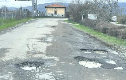 viabilità. CHIUDE AL TRAFFICO VIA DEL CASELLO viabilità. CHIUDE AL TRAFFICO VIA DEL CASELLO