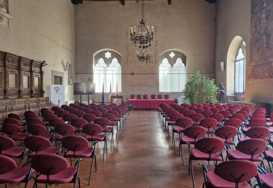 IN SALA MAGGIORE UN INCONTRO SUL TEMA “IL CANTIERE EDILE: PROFILI PROFESSIONALI A CONFRONTO” IN SALA MAGGIORE UN INCONTRO SUL TEMA “IL CANTIERE EDILE: PROFILI PROFESSIONALI A CONFRONTO”