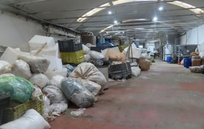 montemurlo. SCOPERTE GRAVI IRREGOLARITÀ AMBIENTALI IN UNA DITTA PER LA RACCOLTA E LA TRASFORMAZIONE DI RIFIUTI montemurlo. SCOPERTE GRAVI IRREGOLARITÀ AMBIENTALI IN UNA DITTA PER LA RACCOLTA E LA TRASFORMAZIONE DI RIFIUTI