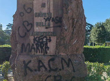 pistoia. VANDALIZZATO NELLA NOTTE IL MONUMENTO AI CADUTI IN PIAZZA DELLA RESISTENZA