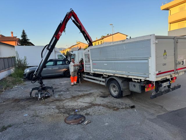 rifiuti tossici. AGLIANA HA ANCHE LA DISCARICA DAVANTI AL SUPERMARKET. E ORA LA PROCURA CHE DICE? rifiuti tossici. AGLIANA HA ANCHE LA DISCARICA DAVANTI AL SUPERMARKET. E ORA LA PROCURA CHE DICE?