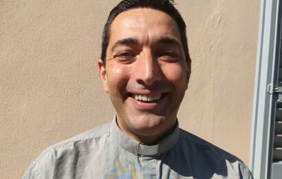 FIGLINE ACCOGLIE IL NUOVO PARROCO: VENERDÌ L’INGRESSO DI DON MARCO GALGANO FIGLINE ACCOGLIE IL NUOVO PARROCO: VENERDÌ L’INGRESSO DI DON MARCO GALGANO