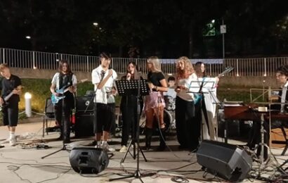 quarrata. MUSICA, GIOVANI E SOLIDARIETÀ: SUCCESSO PER LA SERATA DELLA SCUOLA ALLEMANDA quarrata. MUSICA, GIOVANI E SOLIDARIETÀ: SUCCESSO PER LA SERATA DELLA SCUOLA ALLEMANDA