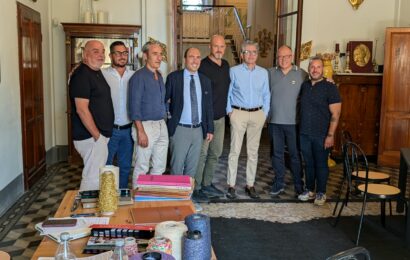 A MONTEMURLO ARRIVA RAPPRESENTANDO E PRESENTA LE COLLEZIONI PRIMAVERA ESTATE 2028
