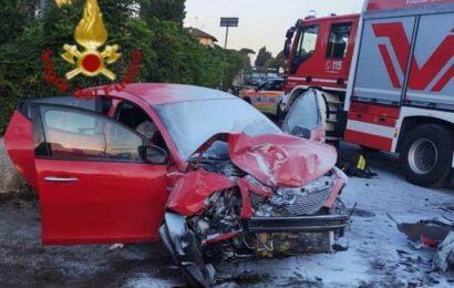 quarrata. SCONTRO FRONTALE A CAMPIGLIO, DUE FERITI: DONNA DI 52 ANNI IN CODICE ROSSO