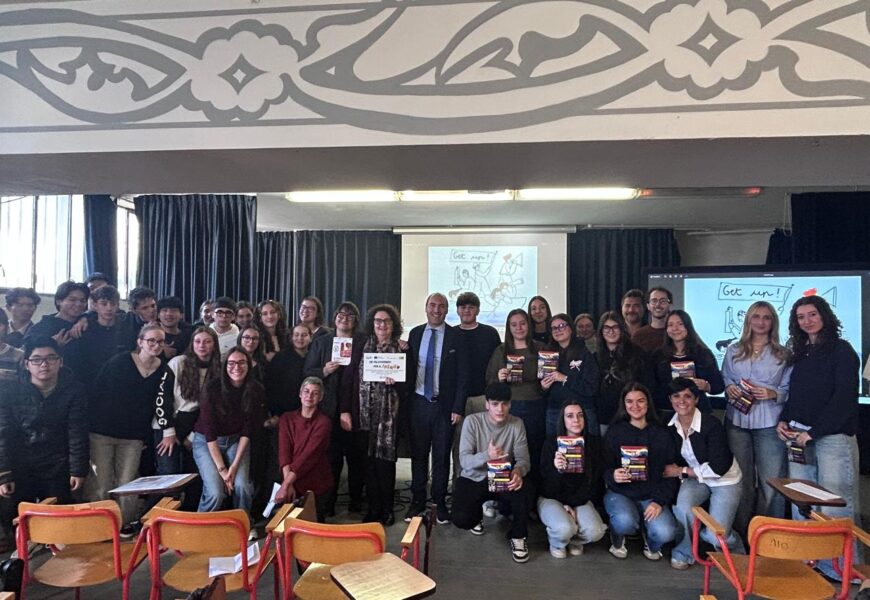 LICEO LIVI, PROGETTI GET UP: SPAZIO D’INCONTRO E DISTRIBUTORI DI ASSORBENTI ECOLOGICI GRATUITI NEI BAGNI DELLA SCUOLA