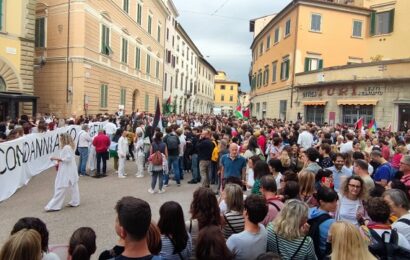 PISTOIA, IL PARTITO DEI CARC DENUNCIA PRESUNTI TENTATIVI DI RACCOLTA INFORMAZIONI DA PARTE DELLA DIGOS PISTOIA, IL PARTITO DEI CARC DENUNCIA PRESUNTI TENTATIVI DI RACCOLTA INFORMAZIONI DA PARTE DELLA DIGOS