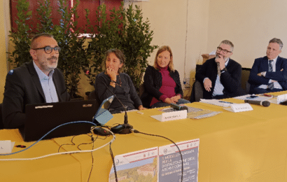 IL MODELLO QUARRATA PER LA DIGITALIZZAZIONE DEGLI ARCHIVI COMUNALI IL MODELLO QUARRATA PER LA DIGITALIZZAZIONE DEGLI ARCHIVI COMUNALI